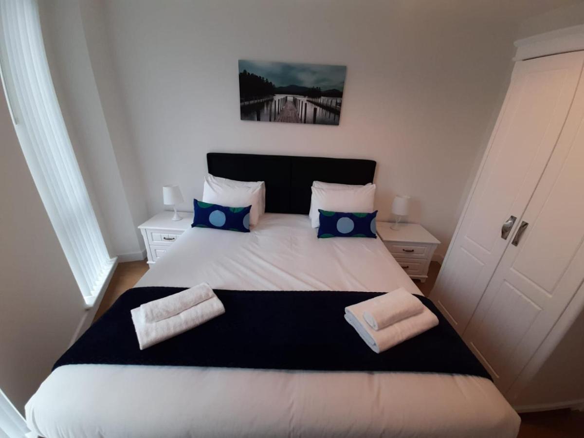 Berks Luxury Serviced Apartments , Free Parking, Free Gym And Free Wifi Bracknell Exterior foto